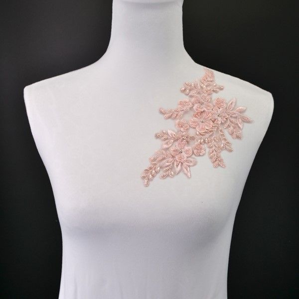 Applicazione sul vestito - Bouquet rosa, lato destro